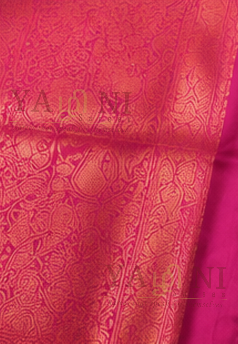 Emerald Green Soft Silk Saree with Pink Brocade Pallu & Antique Gold Motifs - Image 1