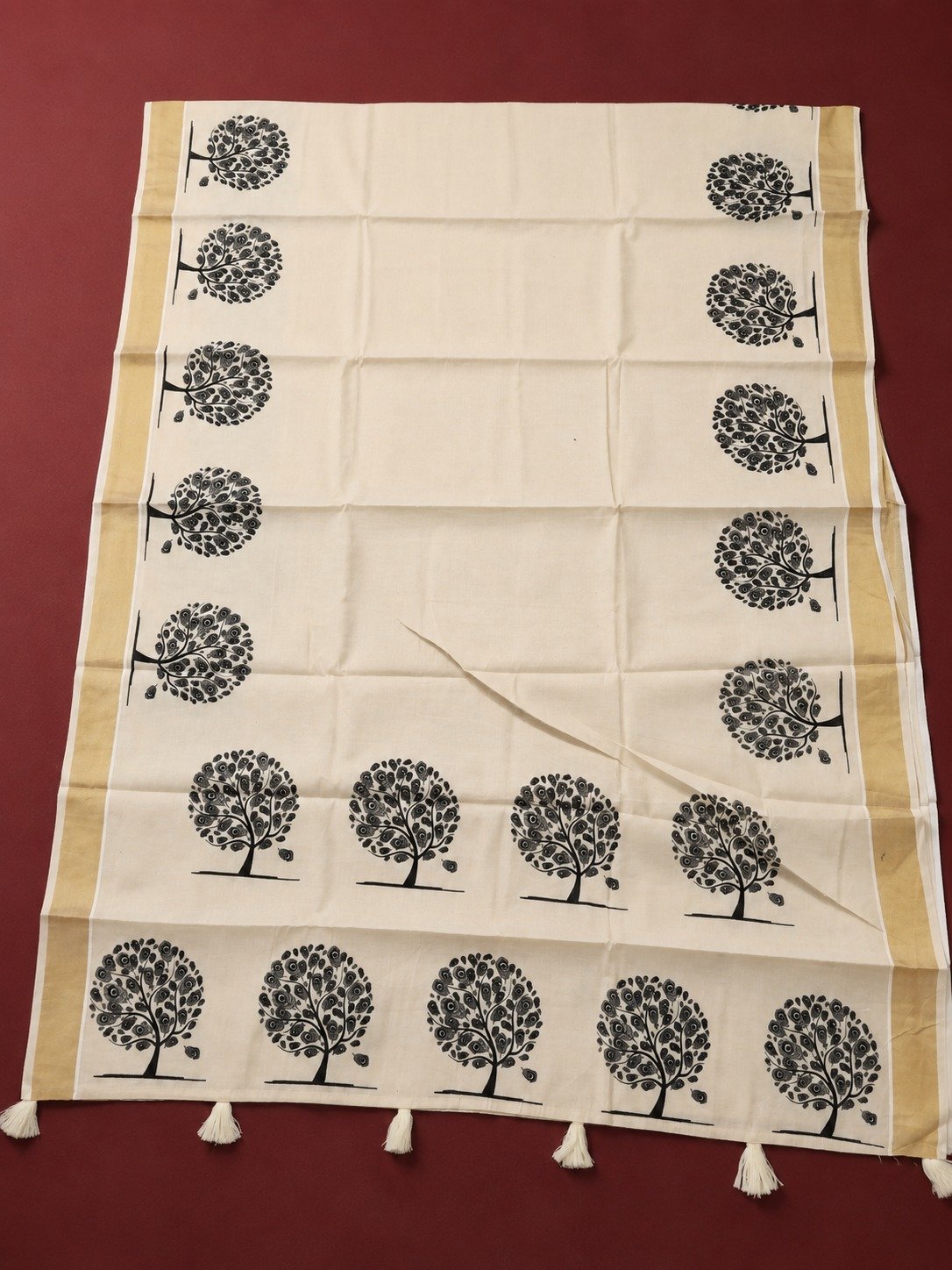Onam Special Kerala Kasavu Cotton Saree with Peacock Feather Tree - Image 2